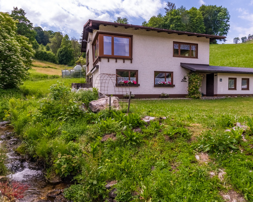 Ferienhaus am Bach